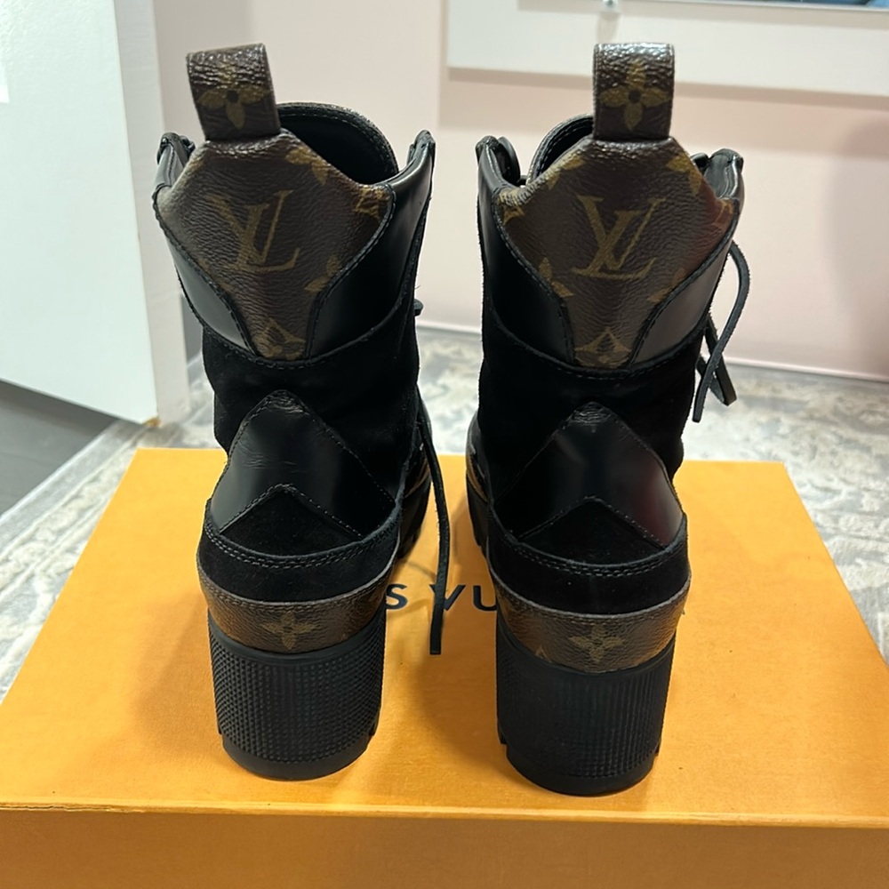 *Authentic* Louis Vuitton Laureate Platform Deser… - image 5